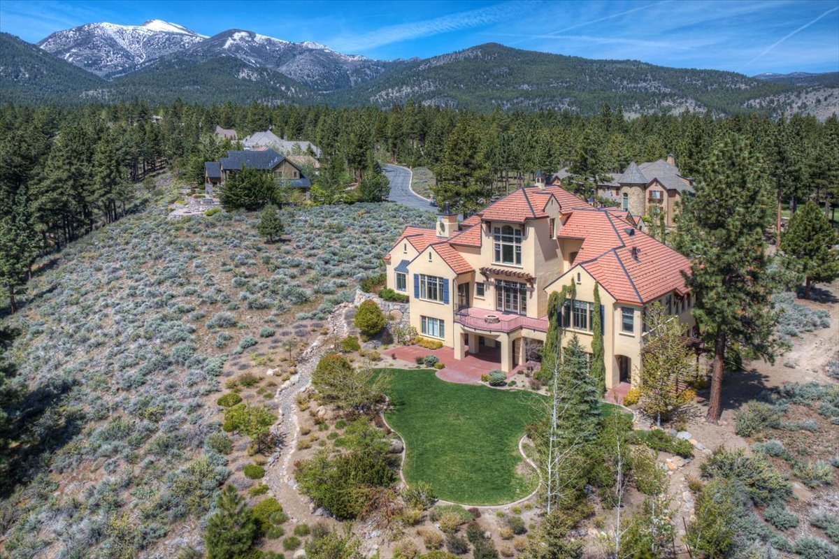 6135 Lake Geneva, Reno